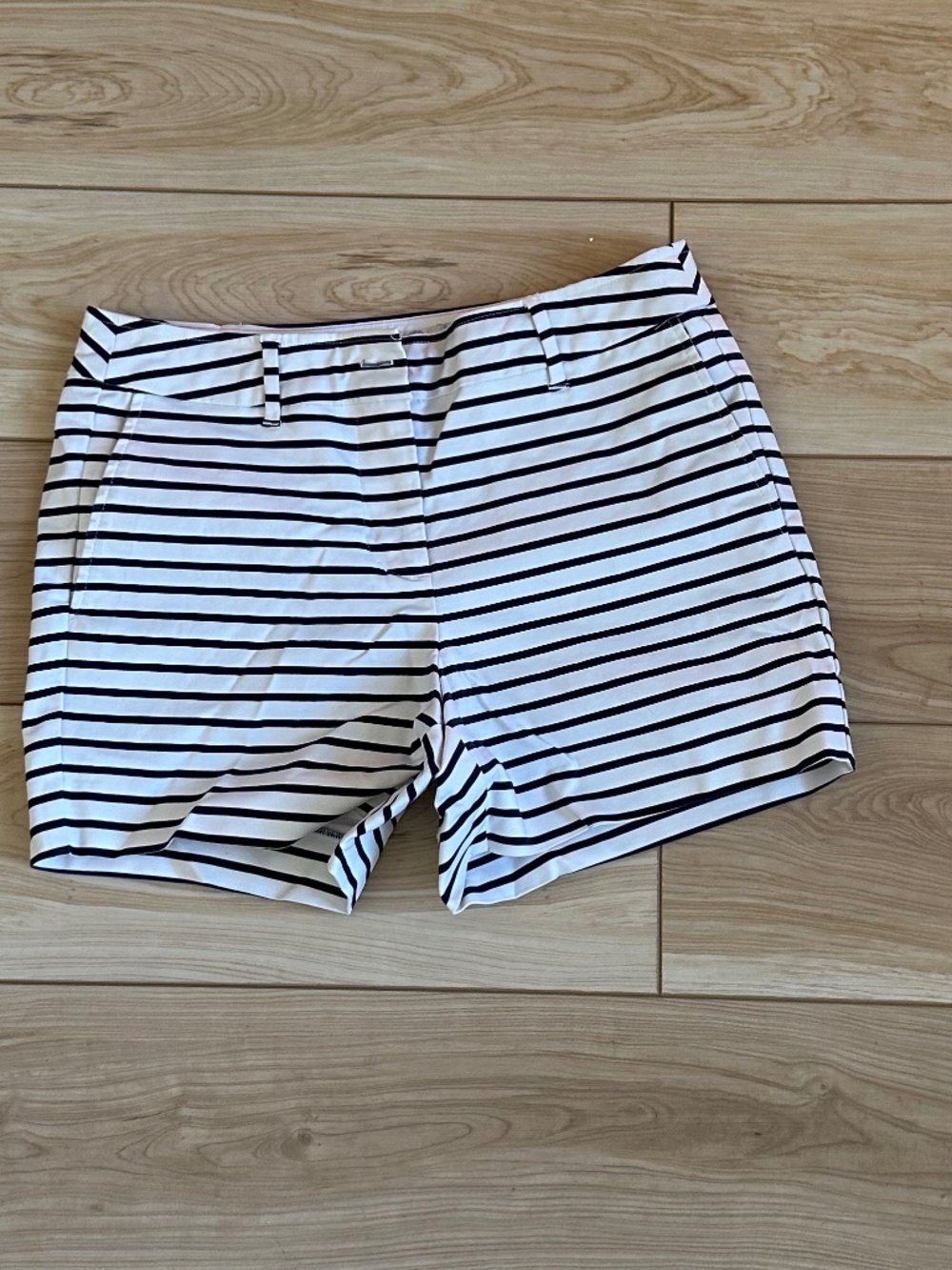 Boden Navy and White Striped Shorts - Sz 4